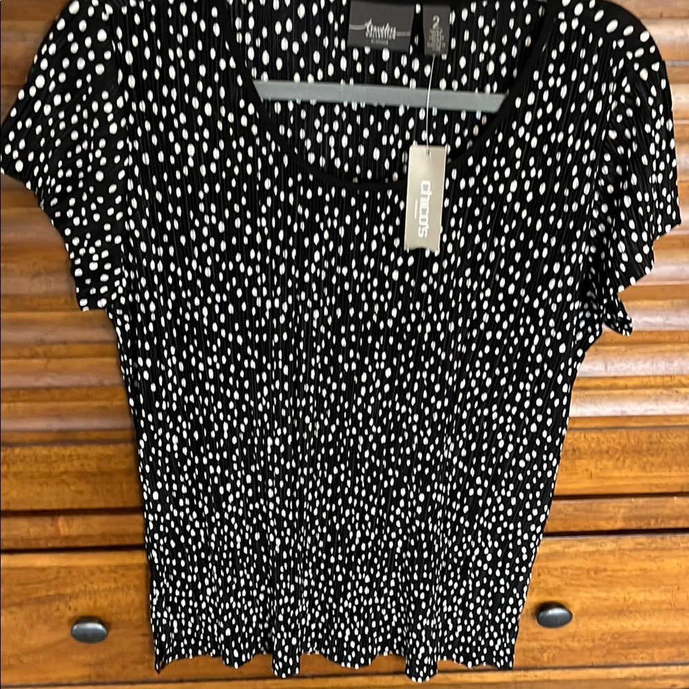 Women's Black and White Top